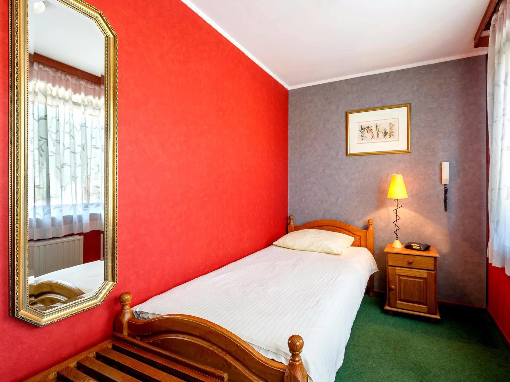 Hostellerie Val Fleuri Mersch Exteriér fotografie